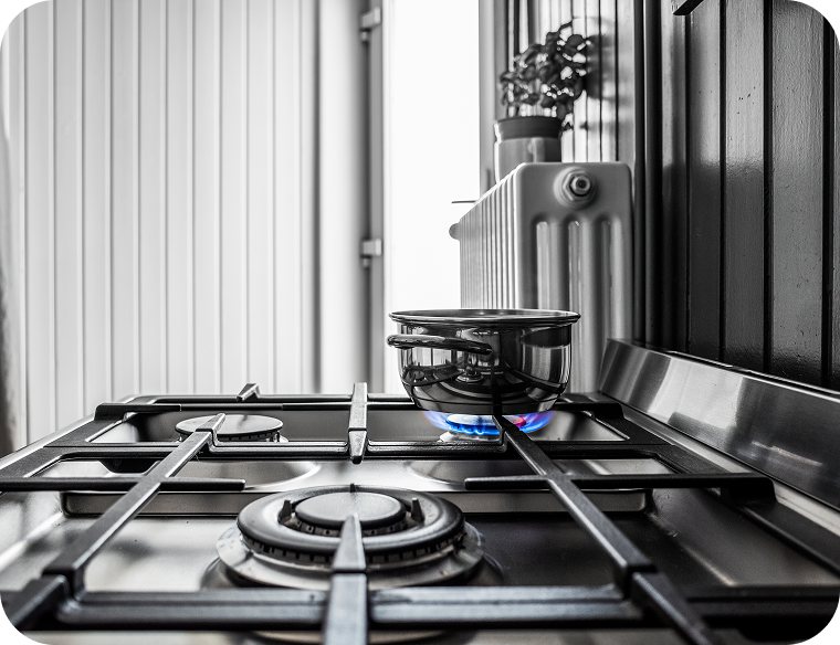 small-metal-pan-stove-kitchen